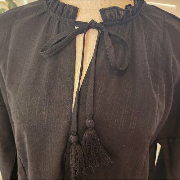 559 UMGEE BLACK LACE TASSEL BLOUSE - Picture 3 of 7